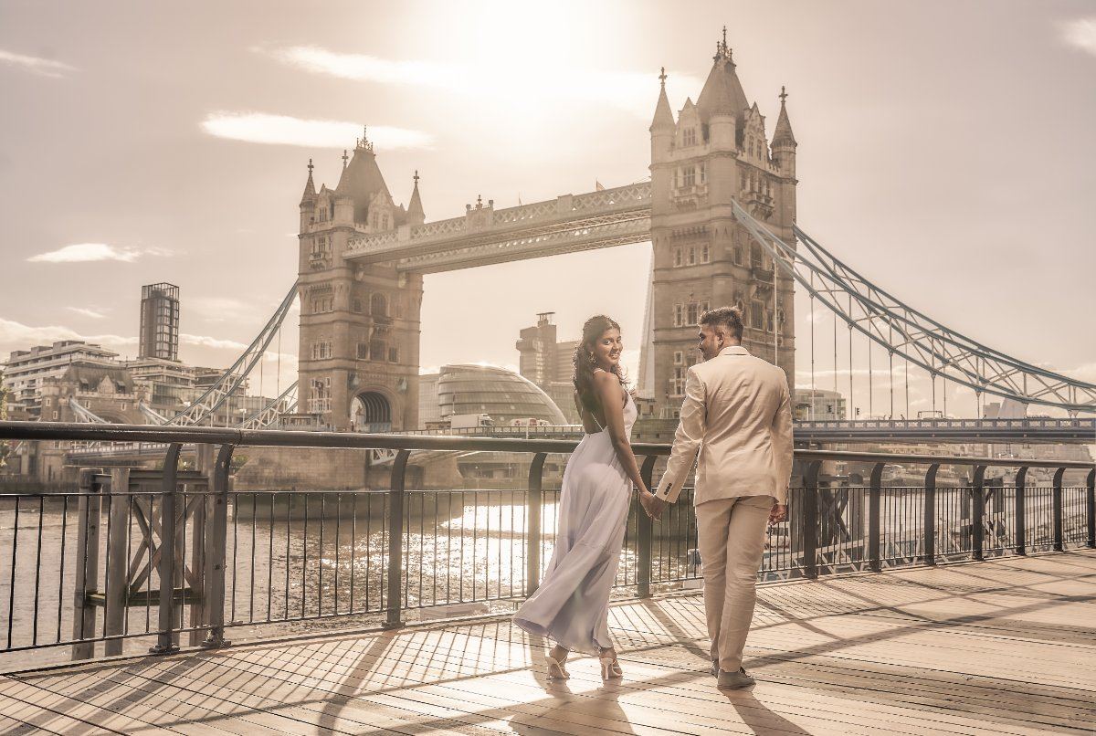 Aswanee & Pravin pre-wedding shoot at Tower Bridge — pre-wedding photography by Heston Photo