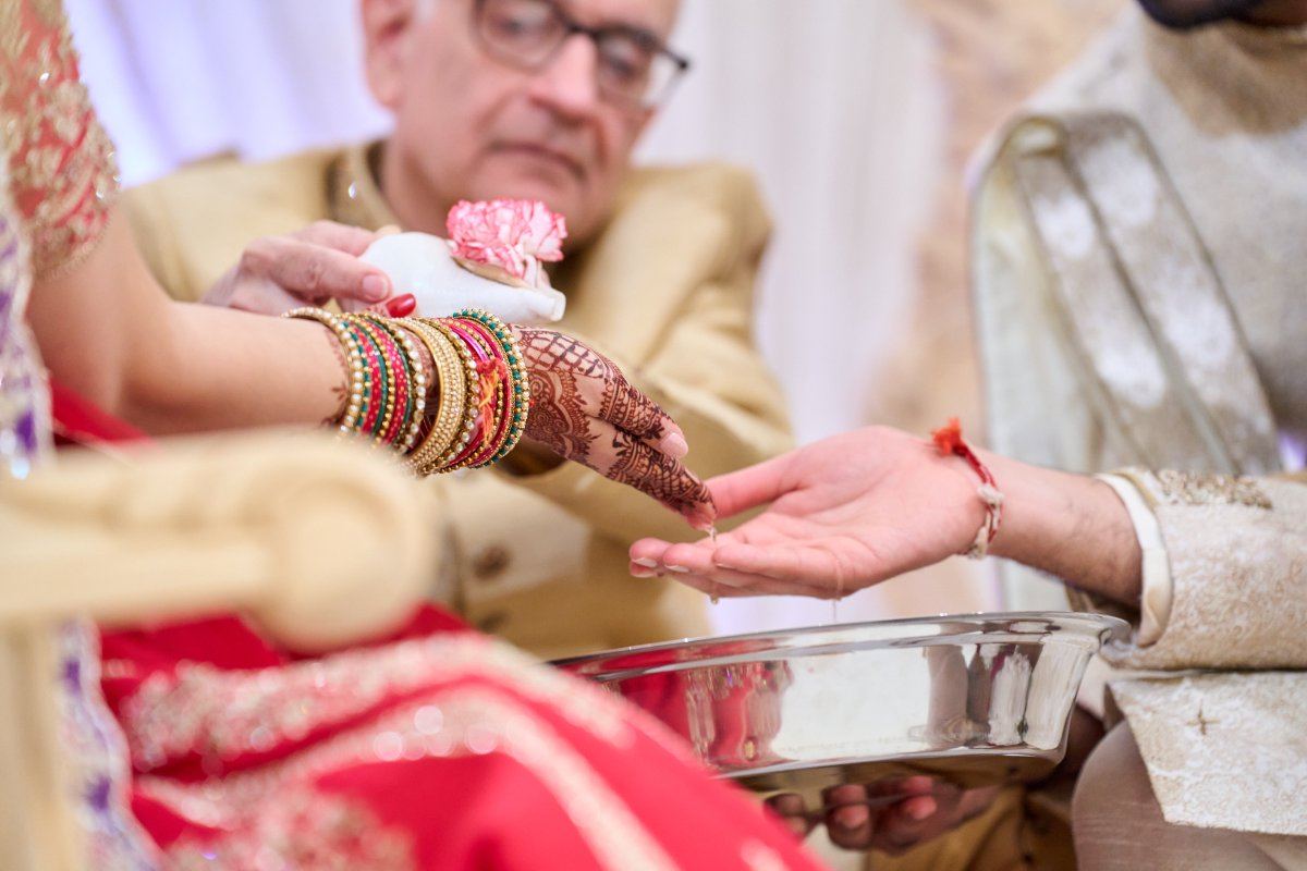 Hindu wedding ceremony photography by Heston Photo