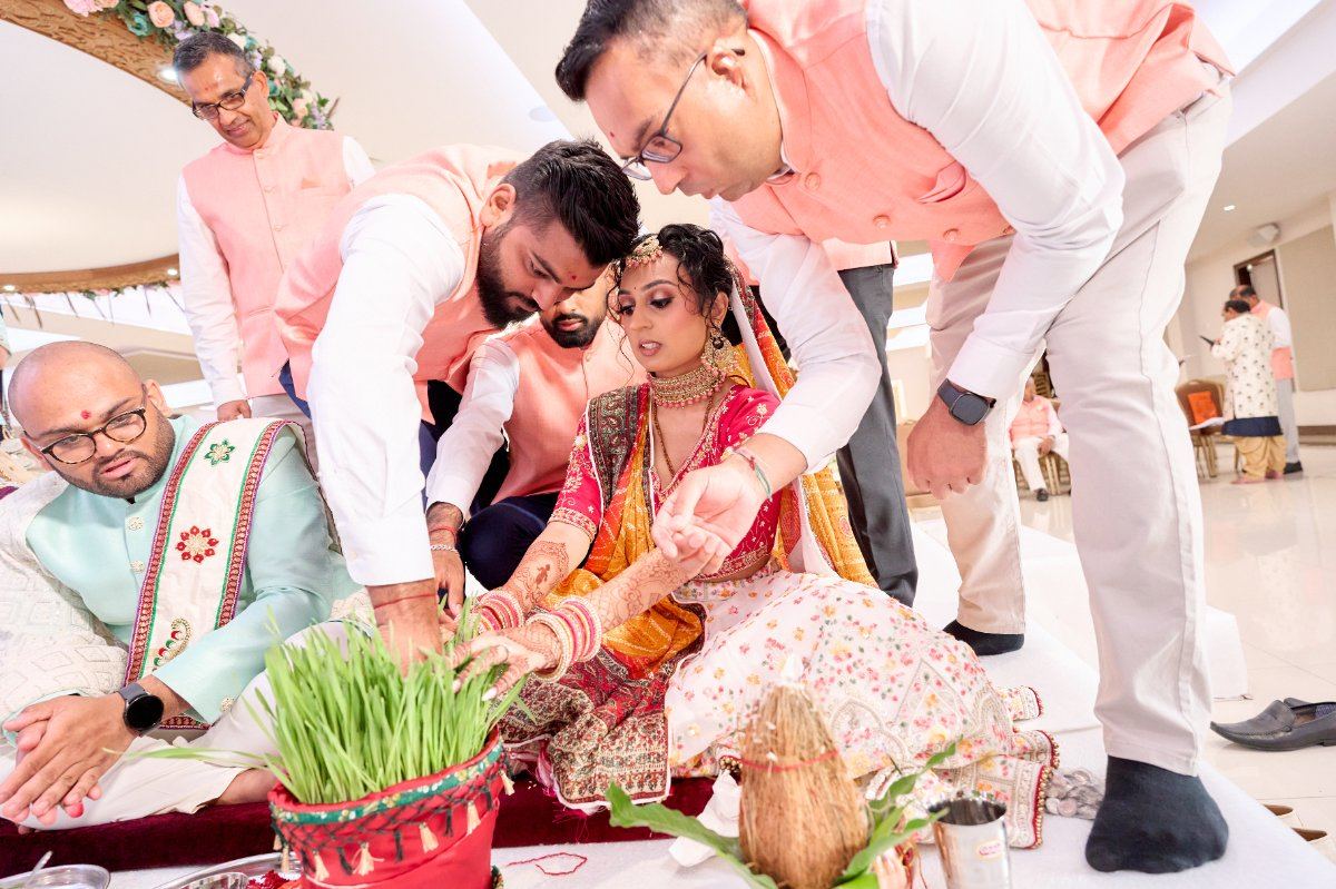 Harsh & Riana wedding at Willesden Temple — Asian wedding photography by Heston Photo