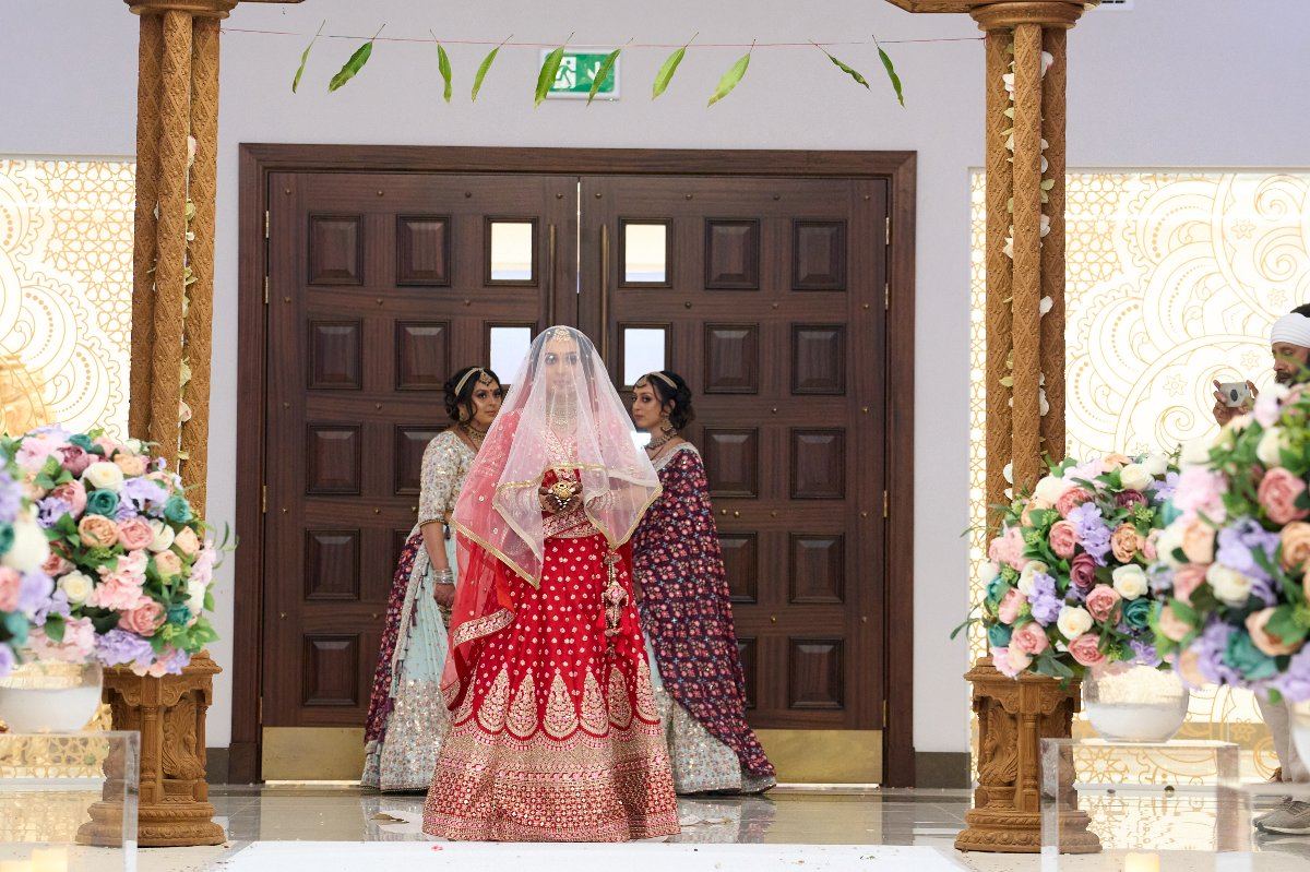 Harsh & Riana wedding at Willesden Temple — Asian wedding photography by Heston Photo
