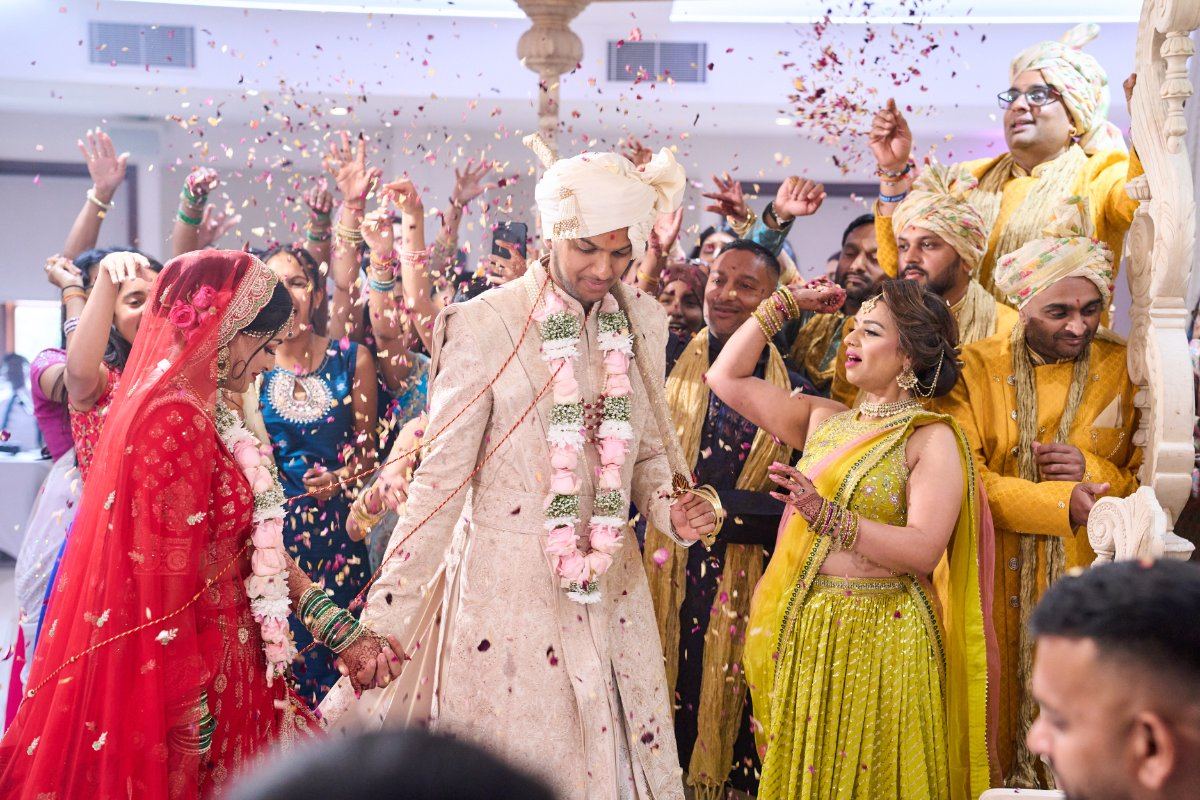 Harshil& Mitisha wedding at London — Asian wedding photography by Heston Photo