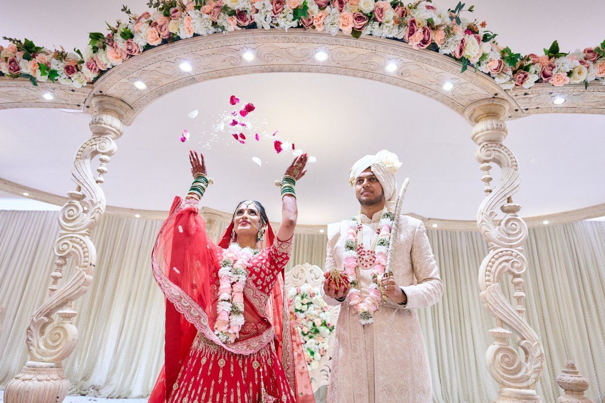 Harshil& Mitisha wedding at London — Asian wedding photography by Heston Photo
