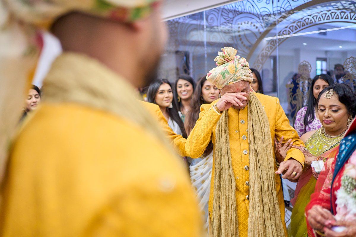 Harshil& Mitisha wedding at London — Asian wedding photography by Heston Photo