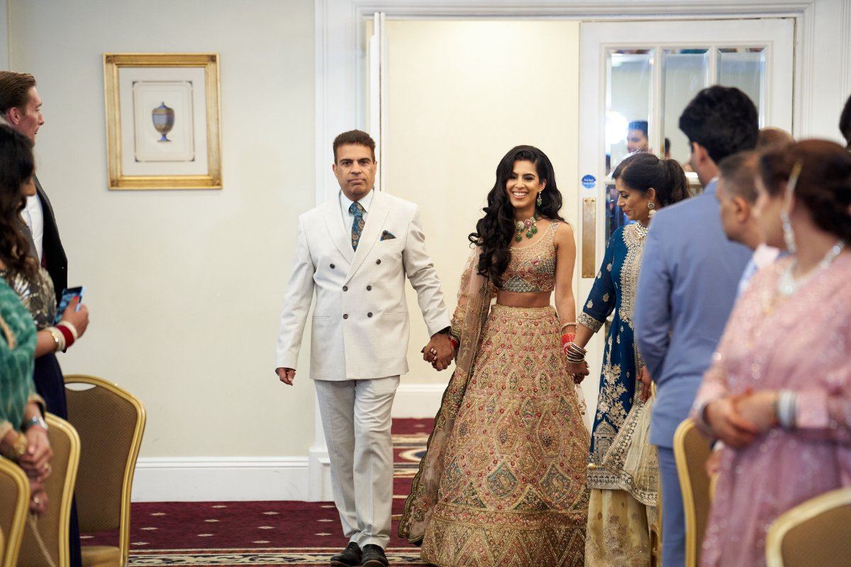 Karishma & Asheesh wedding at Oshwal Centre — Asian wedding photography by Heston Photo