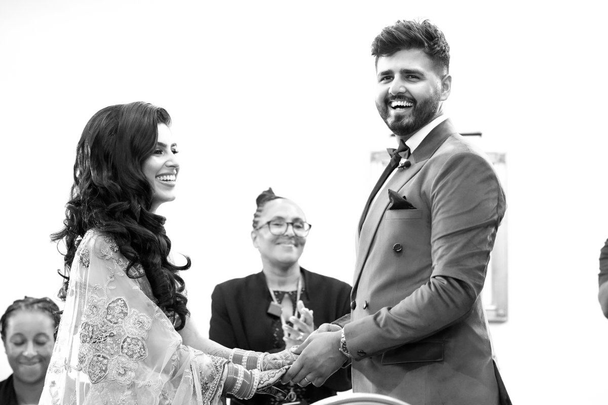Karishma & Asheesh wedding at Oshwal Centre — Asian wedding photography by Heston Photo