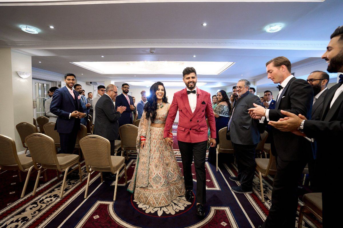 Karishma & Asheesh wedding at Oshwal Centre — Asian wedding photography by Heston Photo