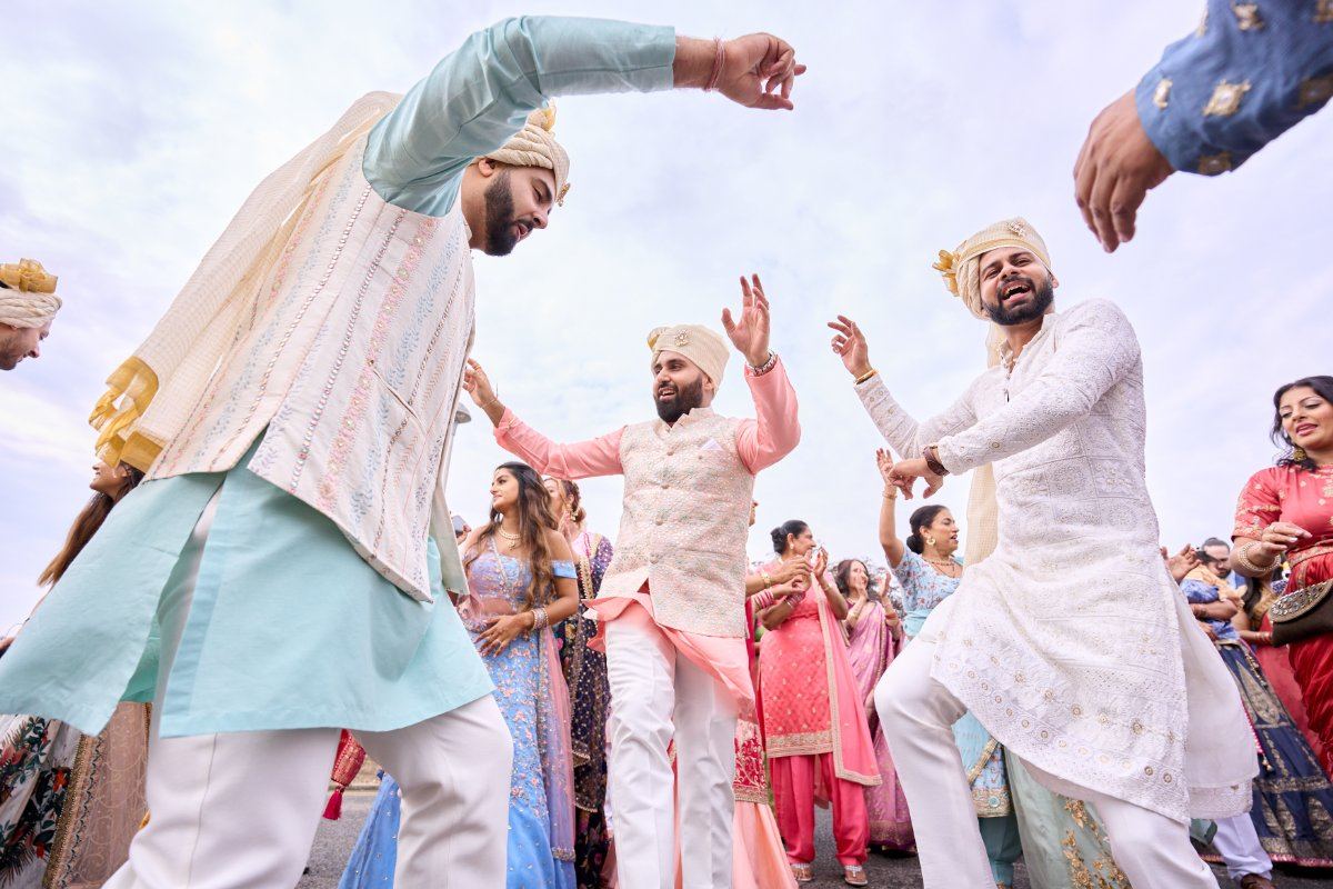Karishma & Asheesh wedding at Oshwal Centre — Asian wedding photography by Heston Photo