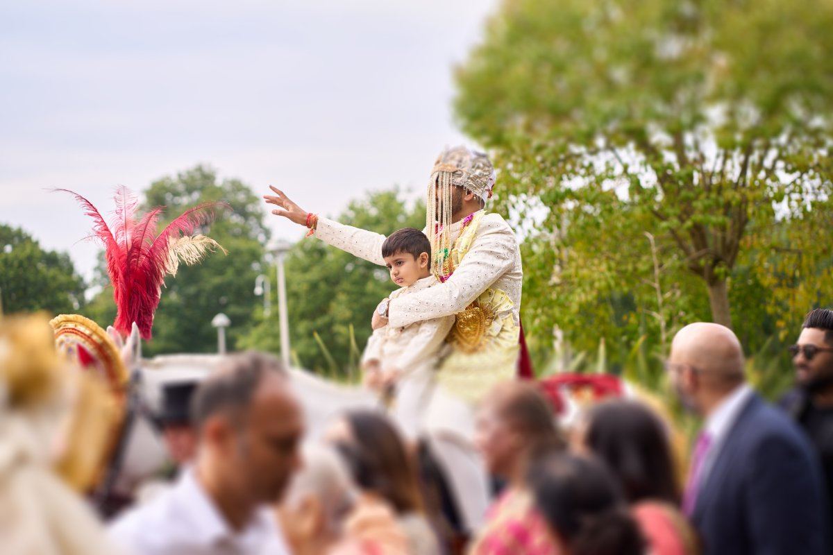Karishma & Asheesh wedding at Oshwal Centre — Asian wedding photography by Heston Photo