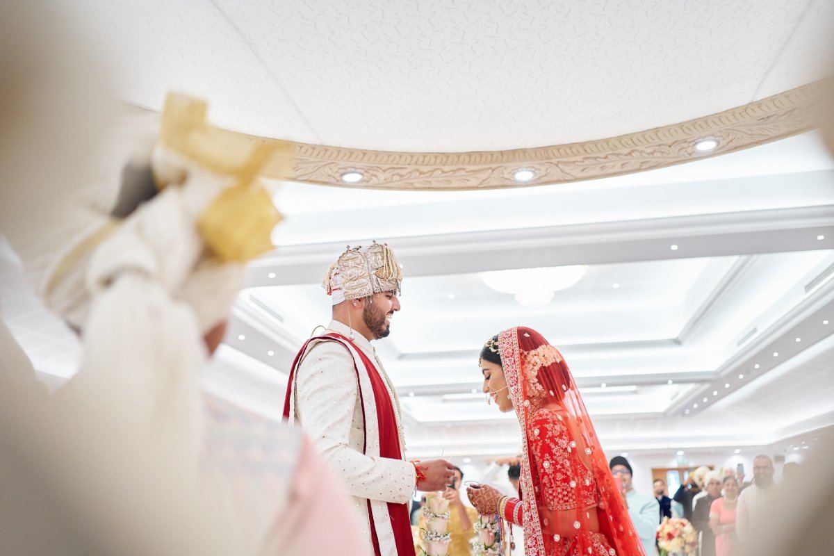 Karishma & Asheesh wedding at Oshwal Centre — Asian wedding photography by Heston Photo