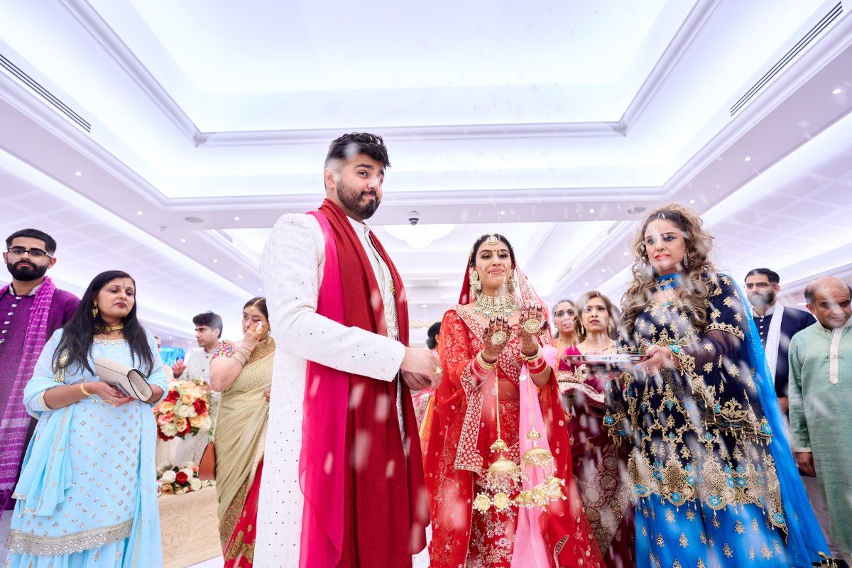 Karishma & Asheesh wedding at Oshwal Centre — Asian wedding photography by Heston Photo
