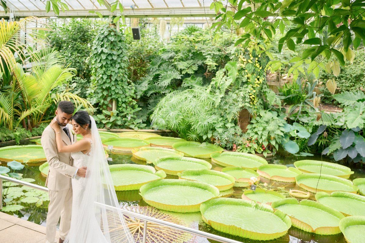 Krishna & Rishi wedding at Kew Gardens — Asian wedding photography by Heston Photo