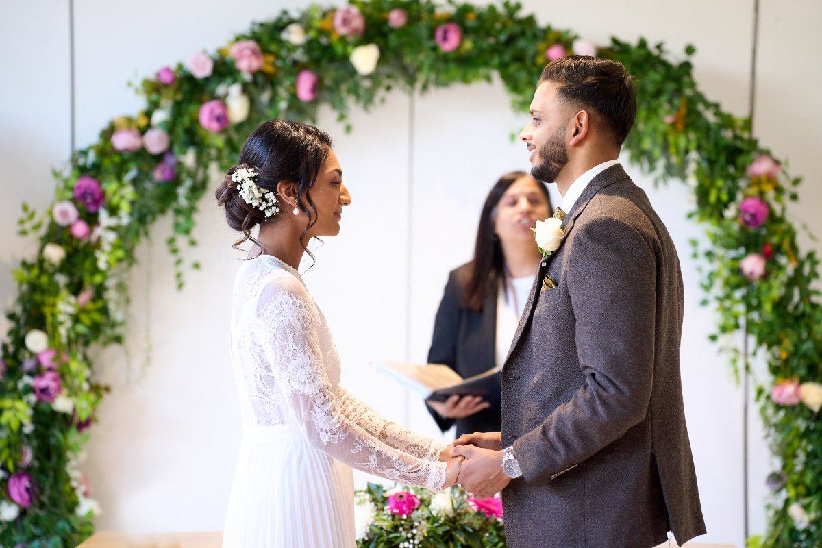 Roshni & Arjun wedding at Sattavis pattidar Centre — Asian wedding photography by Heston Photo
