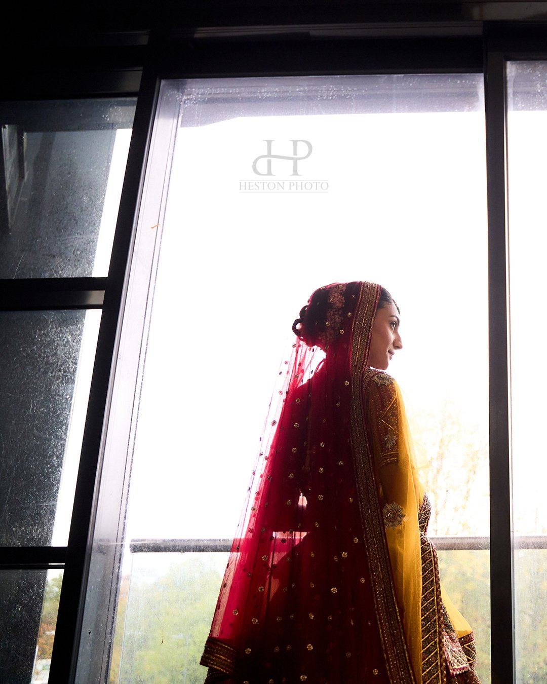 Roshni & Arjun wedding at Sattavis pattidar Centre — Asian wedding photography by Heston Photo