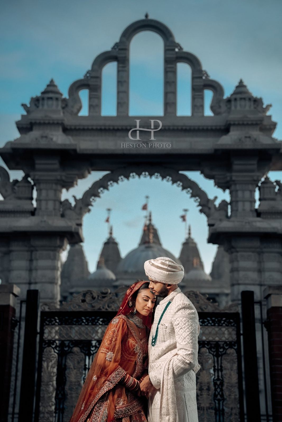 Roshni & Arjun wedding at Sattavis pattidar Centre — Asian wedding photography by Heston Photo
