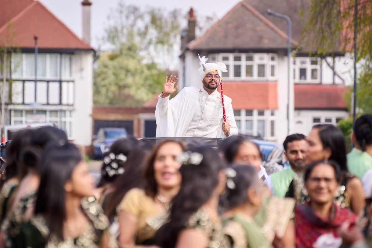 Vandna & Kiran wedding at Willesden temple — Asian wedding photography by Heston Photo