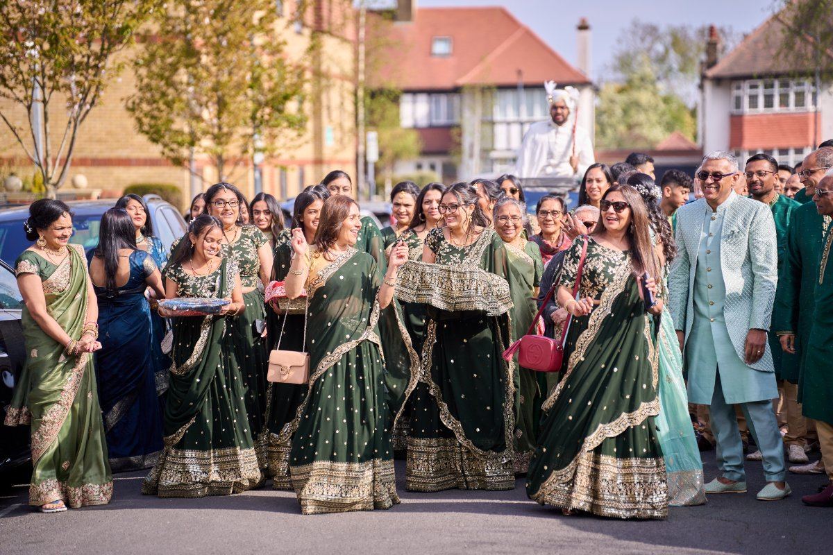 Vandna & Kiran wedding at Willesden temple — Asian wedding photography by Heston Photo