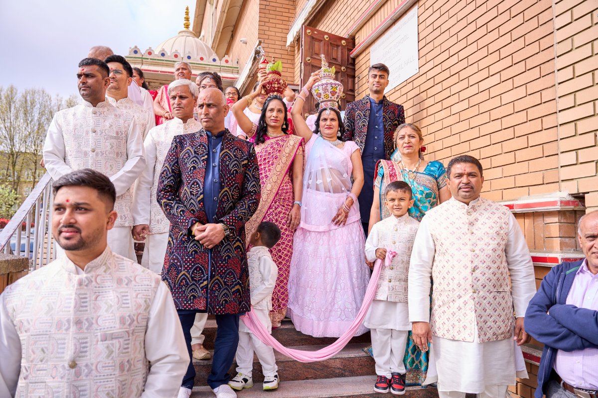 Vandna & Kiran wedding at Willesden temple — Asian wedding photography by Heston Photo