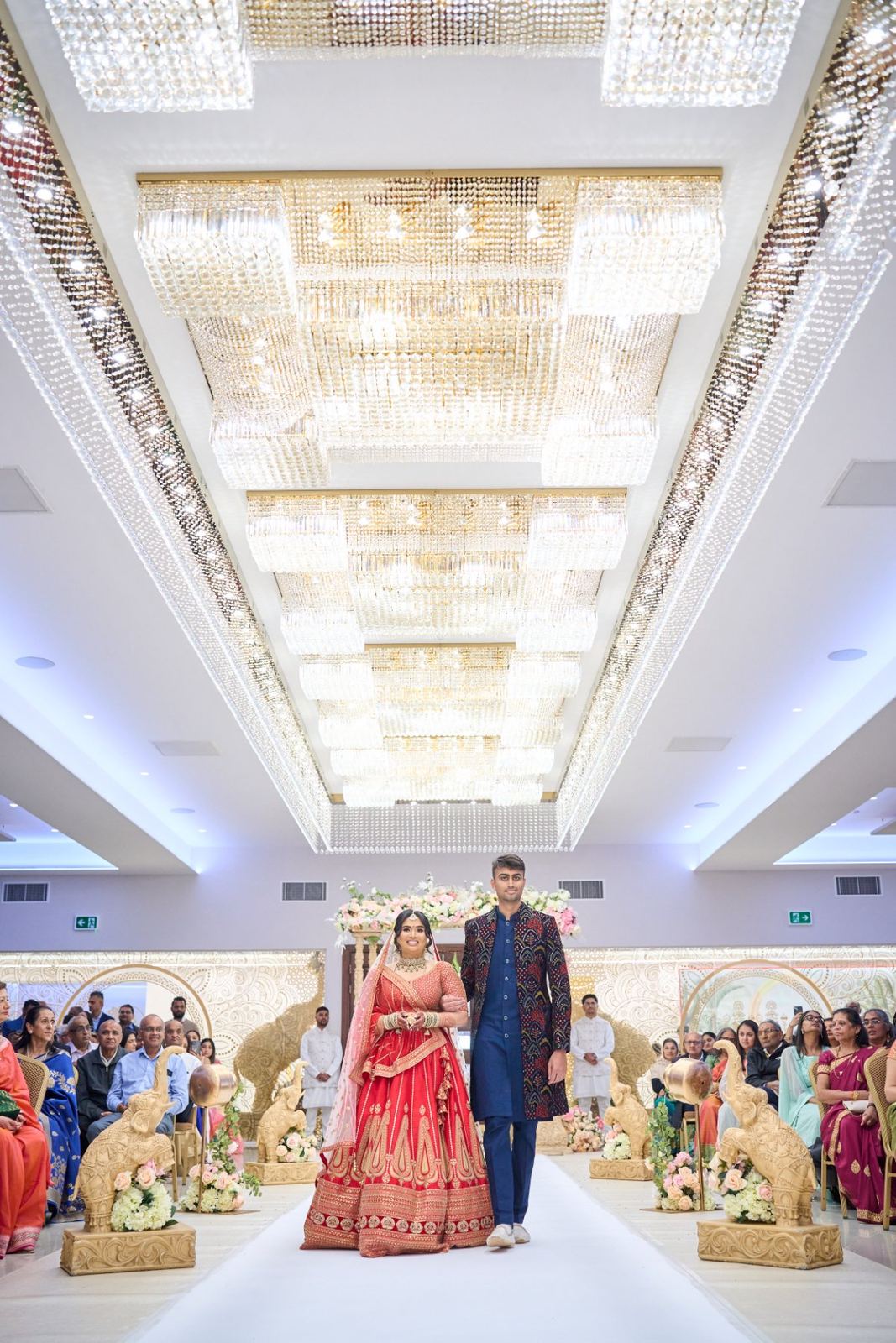 Vandna & Kiran wedding at Willesden temple — Asian wedding photography by Heston Photo