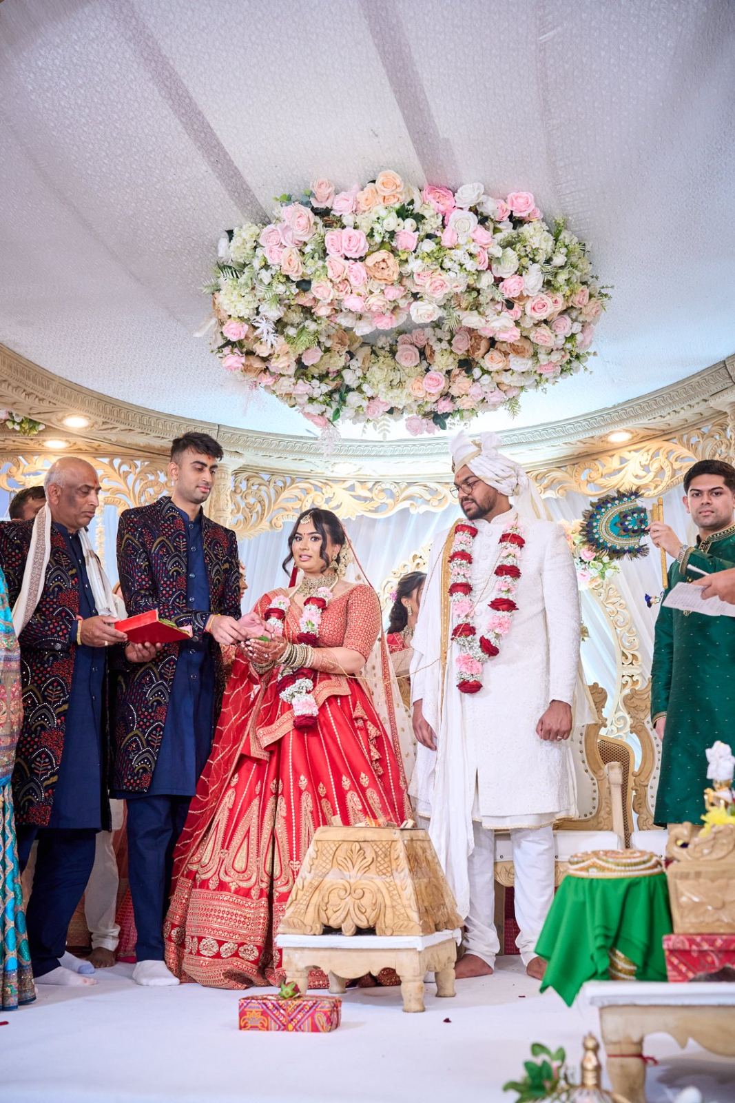 Vandna & Kiran wedding at Willesden temple — Asian wedding photography by Heston Photo