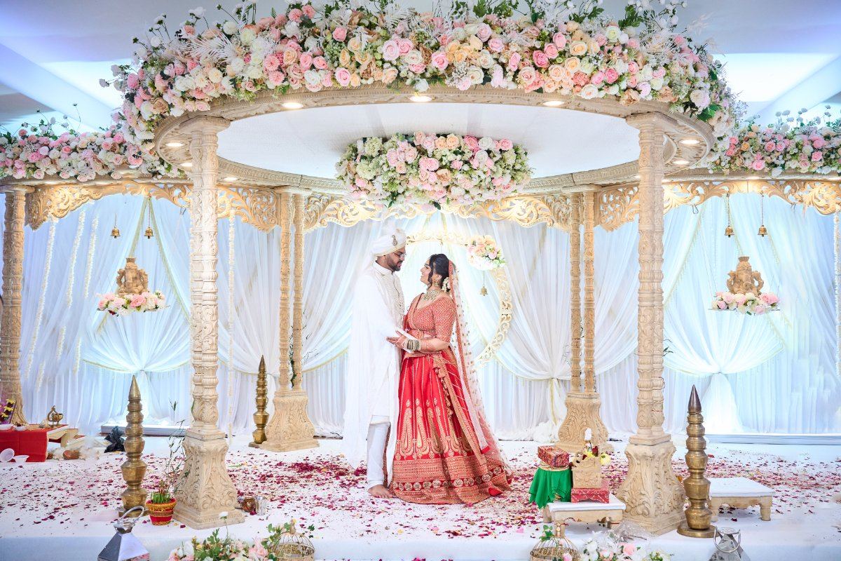 Vandna & Kiran wedding at Willesden temple — Asian wedding photography by Heston Photo