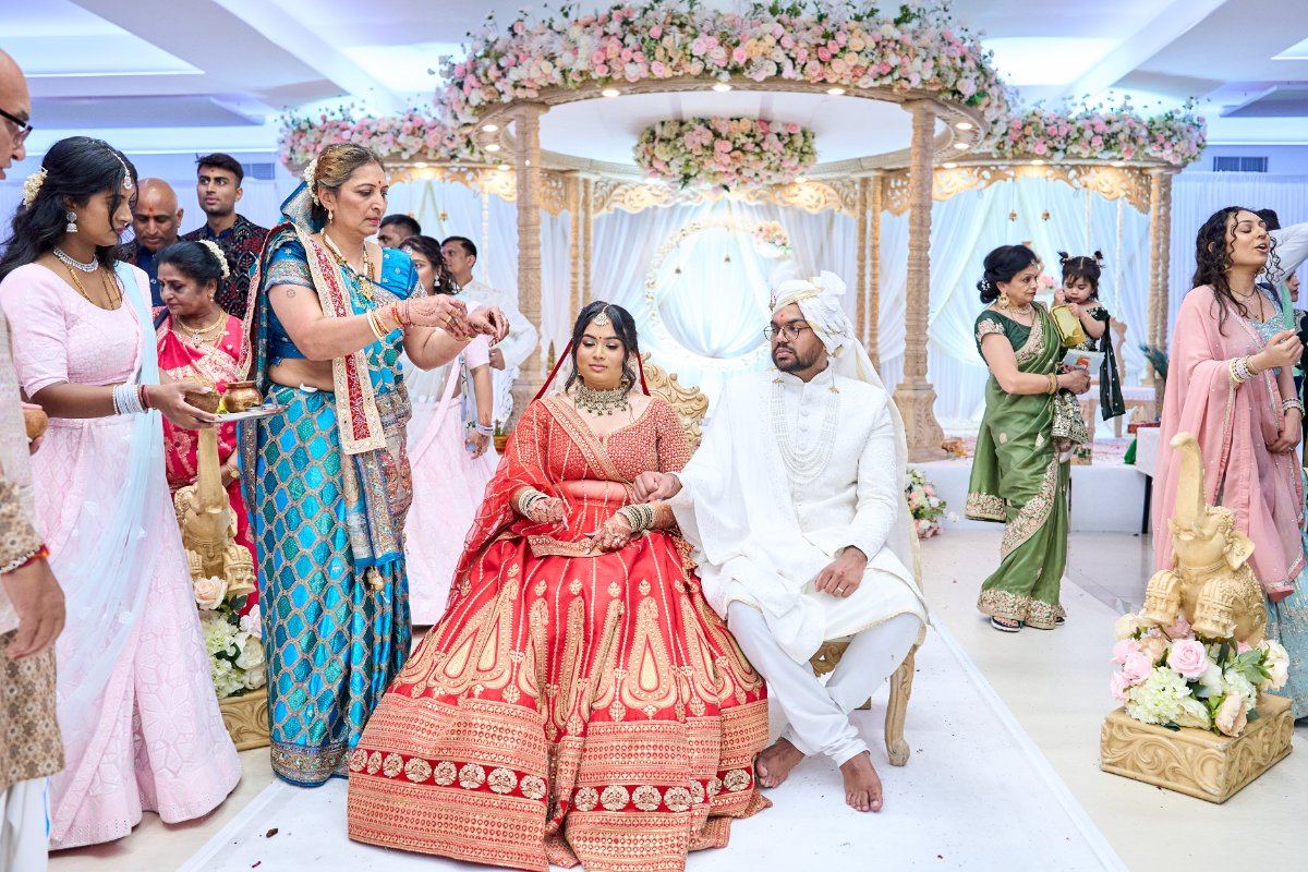 Vandna & Kiran wedding at Willesden temple — Asian wedding photography by Heston Photo