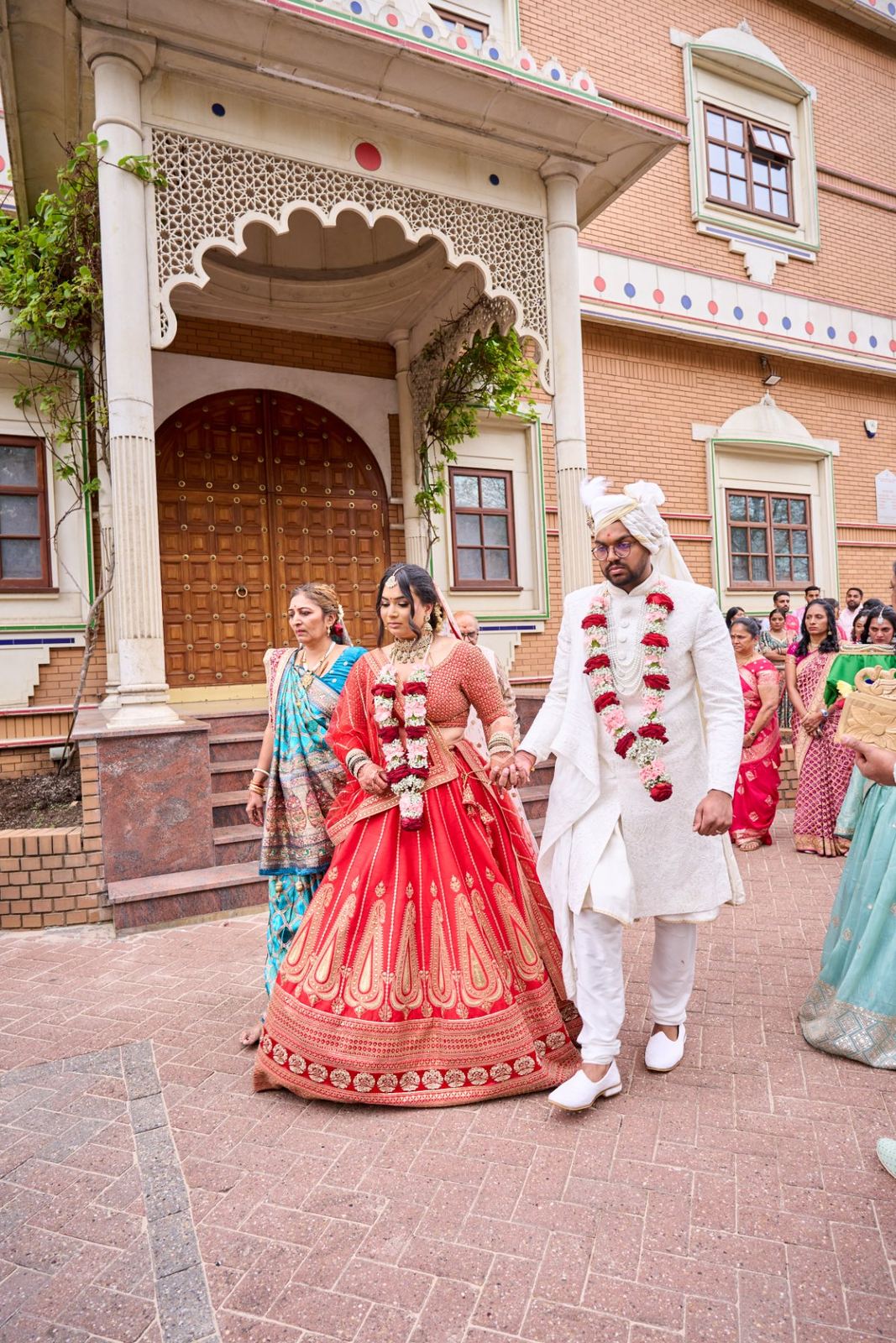 Vandna & Kiran wedding at Willesden temple — Asian wedding photography by Heston Photo