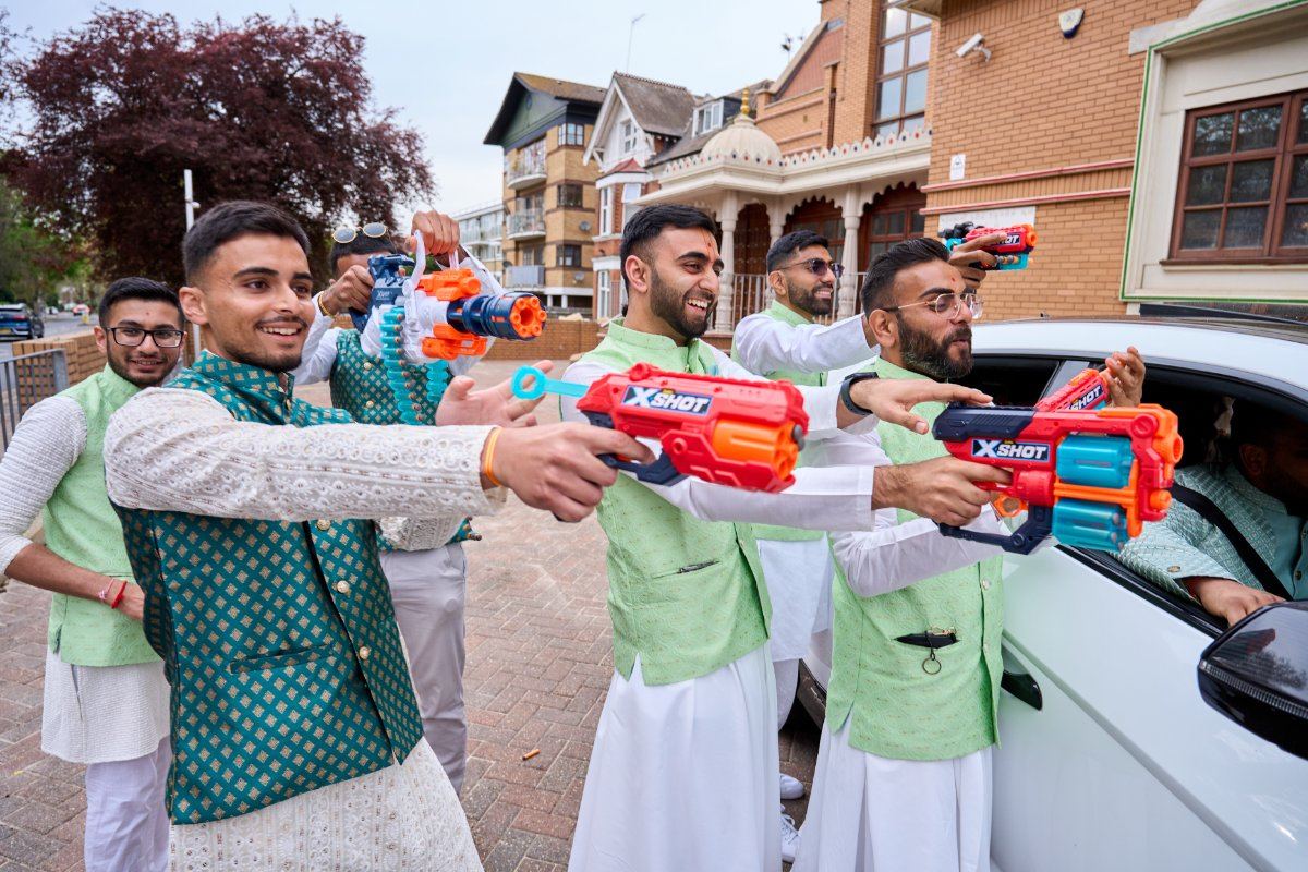 Vandna & Kiran wedding at Willesden temple — Asian wedding photography by Heston Photo