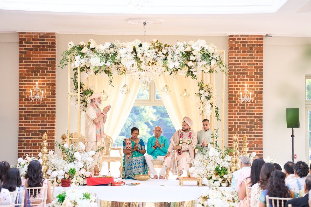 Vishal & Tulsi wedding at Offley Place — Asian wedding photography by Heston Photo
